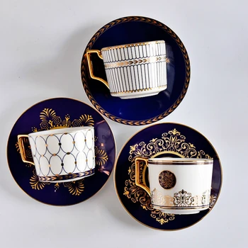 Керамическая чашка для послеобеденного чая и кофе Оригинальность костюма Фарфоровая Кофейная чашка с золотым держателем Подарочная чашка и блюдце