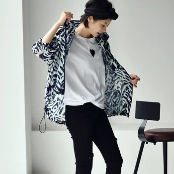 MICOCO W5222C Корейская мода воротник с леопардовым принтом, складка, свободное Короткое пальто с коротким рукавом наполовину